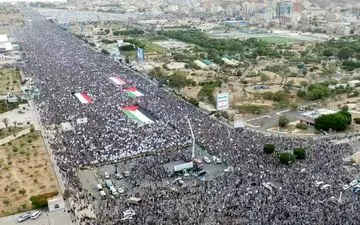 تظاهرات گسترده در یمن با شعار «ما در کنار غزه ایستاده‌ایم»