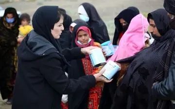 معرفی بنیادی با دستان مهربان