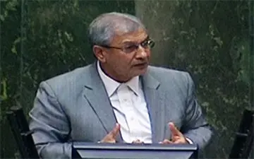 عصبانیت شدید وزیر کار در دفاع از جایگاهش/ استفاده از ضرب‌المثل‌های آذری در صحن علنی مجلس + فیلم