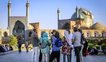 سایه سنگین سیاست بر سر گردشگری ایران
