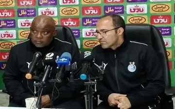 سرمربی استقلال: در شرایط سخت هستیم اما تسلیم نمی‌شویم
