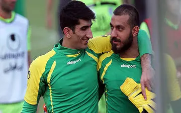 بازگشت ستارۀ جنجالی پرسپولیس به لیگ برتر