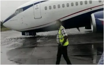 فرود اضطراری هواپیمای بوئینگ ۷۳۷