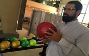 با این «روحانی» خبرساز که رئیس هیات بولینگ و بیلیارد مشهد شده، آشنا شوید!