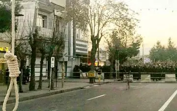 اعدام عامل قتل عام سلماس در ملأعام +عکس