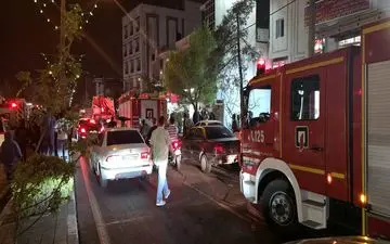 آتش‌سوزی در قم؛ مجتمع اقامتی شعله‌ور شد، ۱۳ مصدوم!
