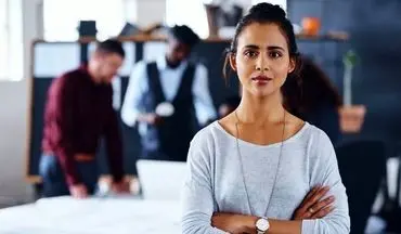 ۱۱ ویژگی شخصیت قوی که شما را از دیگران دور می‌کند