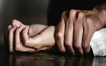 اقدام شیطانی جوان پیک موتوری به زن تنها در سفارش غذا