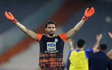 تاکید حسینی؛ دوست ندارم به خاطر مسائل مالی از استقلال جدا شوم