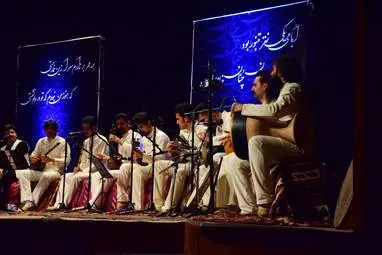 گزارش تصویری کنسرت گروه موسیقی آیین در همدان 