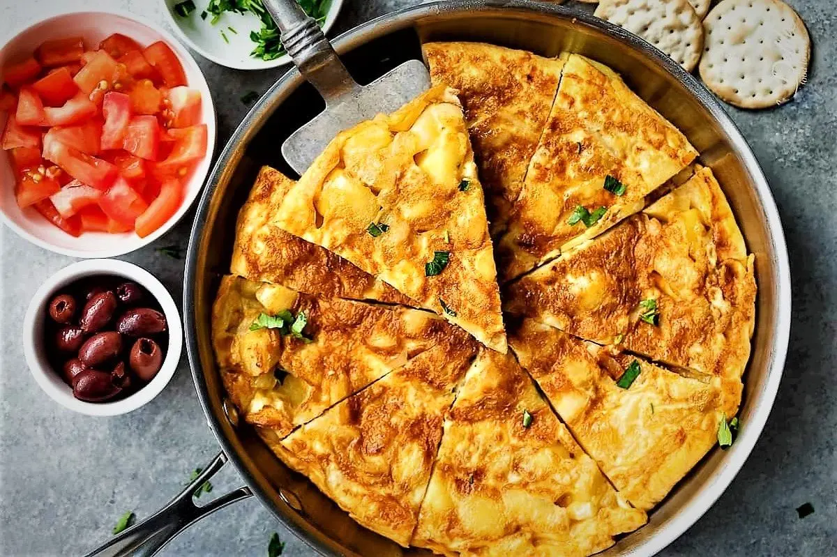 طرز تهیه املت اسپانیایی؛ ساده، سالم و متفاوت