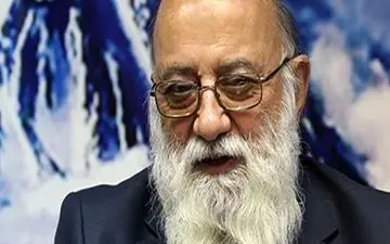 چمران در مسجد دانشگاه تهران: اینکه می‌گویند یمن چه ربطی به ما دارد سخن بچه‌گانه‌ای است 