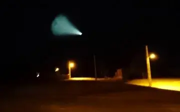 شیء نورانی عجیبی در آسمان بیدستان شاهرود مشاهده شد!