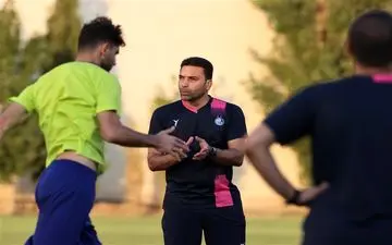 رحمتی به سیم آخر زد: اگر چشم عقاب دارید چرا پنالتی استقلال را ندیدید؟ 