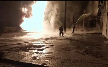 واژگونی و حریق تانکر سوخت در شهرک ظفر کرمانشاه یک فوتی برجای گذاشت

