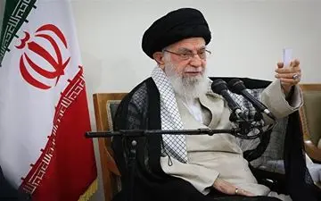 رهبر انقلاب: گفتم آقاجان! بزنید می‌خورید