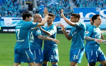  زنیت در شب دریافت جام قهرمانی به پیروزی دست یافت