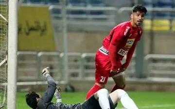 ستاره پر سر و صدای “پرسپولیس” تمدید کرد