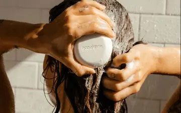 چرا نباید موهایمان را با صابون بشوییم؟