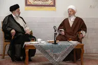 رییس جمهور با آیت‌الله «مکارم شیرازی» دیدار و گفت‌وگو کرد