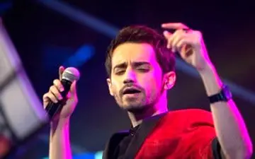  تیپ خاص خواننده پاپ در کنسرتش+عکس