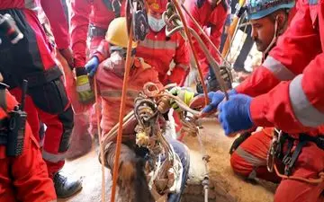 قطع برق در مشهد حادثه آفرید؛ گرفتار شدن مقنی در منطقه پنجتن مشهد