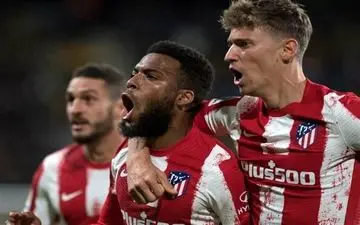 اتلتیکومادرید با یک پیروزی پرگل نزدیک‌ترین تعقیب کننده رئال شد