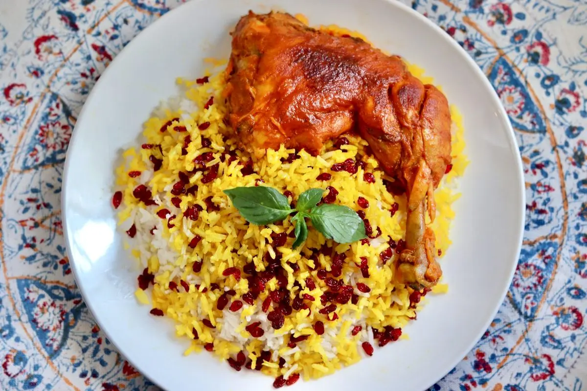 طرز تهیه مرغ مجلسی؛ غذای خوشمزه و لذیذ برای مهمانی‌های خاص