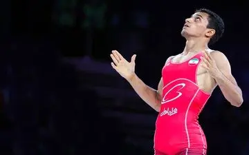 درخشش کشتی‌گیران ایران در رومانی؛ اکبری و ده‌بزرگی به مدال طلا رسیدند