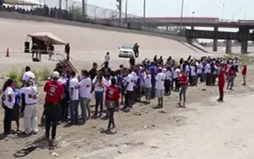 مرز آمریکا و مکزیک برای دقایقی باز شد + فیلم