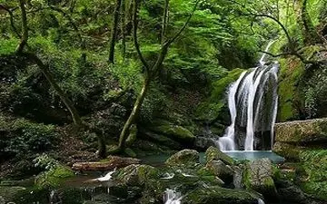آبشار زیبای "پشمکی" در شهرستان رامیان + فیلم 