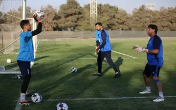 دروازه بان استقلال به دنبال نخستین کلین شیت فصل