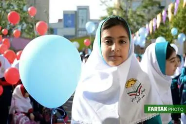 شور و اشتیاق فرشتگان مهرآفرین دبستان مهر آذین در اولین روز مهر 