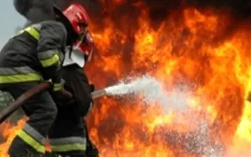 آتش سوزی انبار لوازم خوراکی و پلاستیکی در شهرری