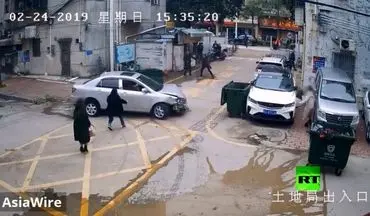 آموزش پارک کردن خودرو توسط پدر چینی فاجعه آفرید +فیلم 