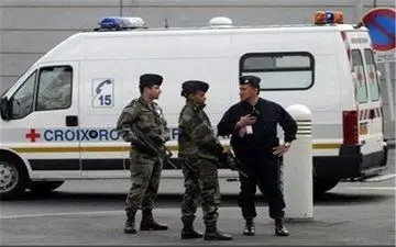  داعش مسئولیت حمله در پاریس را برعهده گرفت؛ کشته شدن ۲ نفر تأیید شد