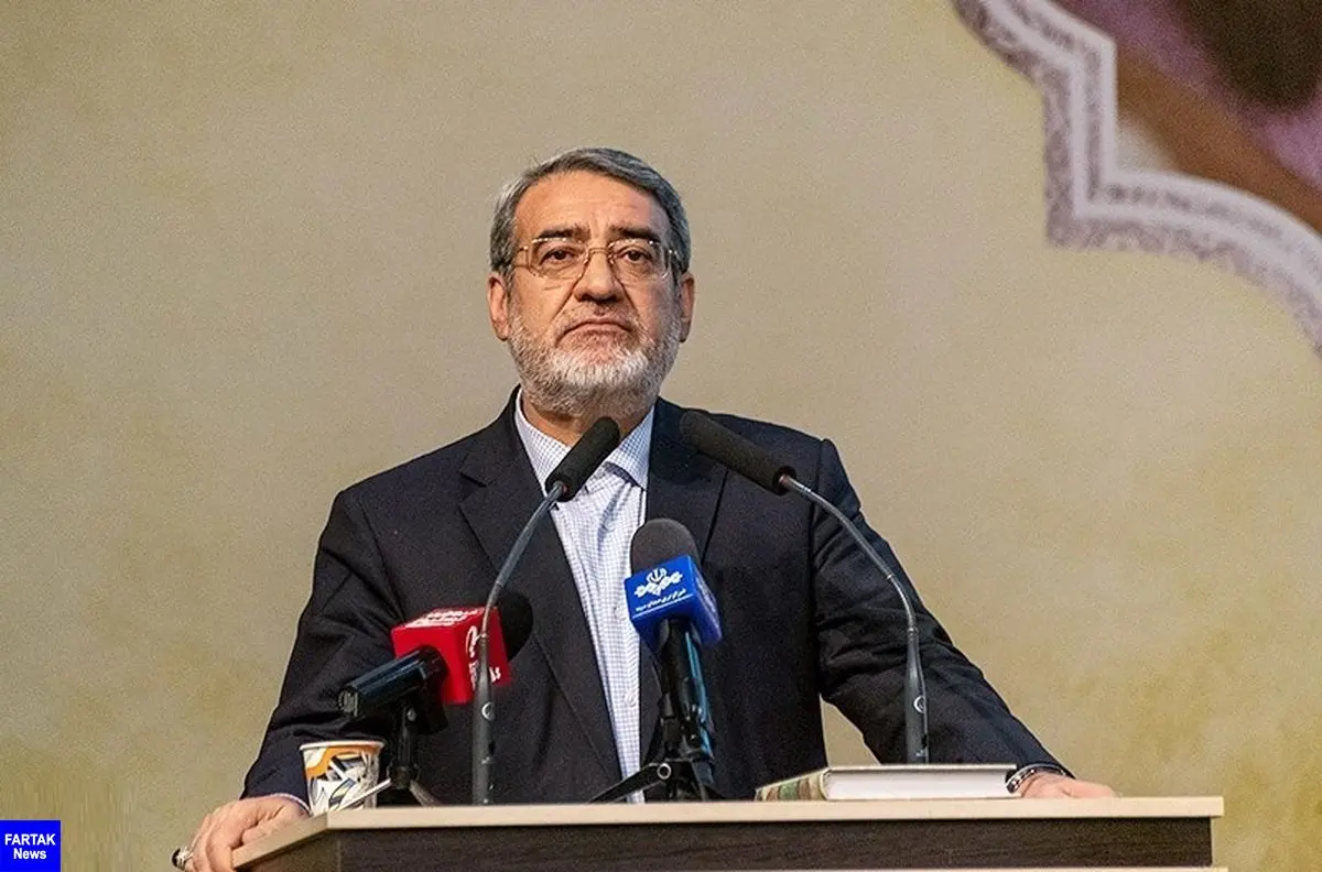وزیر کشور در مشهد: افزایش اختیارات استانی در دستور کار دولت قرار دارد