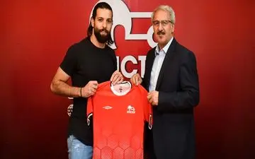 عباس زاده قراردادش را با تراکتور تمدید کرد 