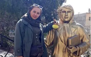 عکس یادگاری تبسم هاشمی به همراه پروین اعتصامی! (عکس)