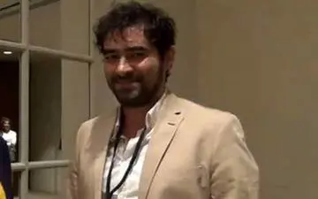  واکنش "شهاب حسینی" به حمایت طرفداران پارس جنوبی/عکس