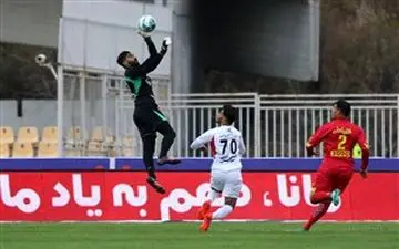 دروازه بان جنجالی نفت؛ دروازه بان استقلال بودم
