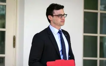 
یکی دیگر از افراد نزدیک ترامپ هم کرونا گرفت
