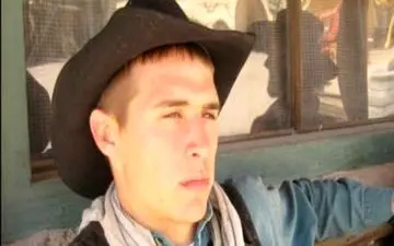 عجیب اما واقعی/بازیگر سرشناس زنی را زخمی کرد یک بچه را گروگان گرفت و خود را کشت