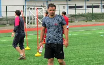 با ۱۵ بازیکن به سیرجان سفر کردیم