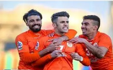 پیشنهاد باشگاه استقلال به من هم جدی است/ بحث ما فعلا ادامه دارد