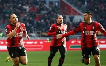 میلان دربی برلوسکونی را برد و به بالانشینان جدول نزدیک شد