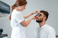 دیگر نیازی به عصا نیست؛ عینک هوش مصنوعی به کمک نابینایان می‌آید