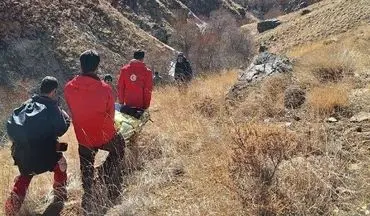 جستجوی نفسگیر در کوه سیاه؛ نجات زن گمشده پس از ۱۳ ساعت تلاش!
