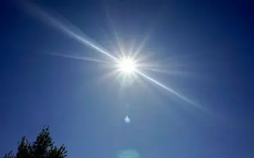 پرتوی فرابنفش: ساعات اوج تابش و نکات ایمنی