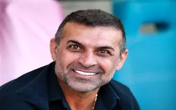 ویسی را بین نیمه به رختکن راه ندهید!